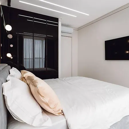 Noviy Bereg Luxury شقة